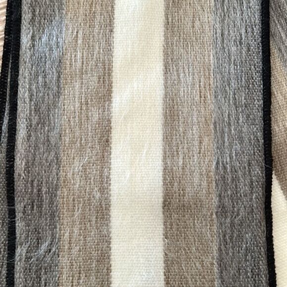 Beautiful alpaca scarf from Ecuador so soft and warm! - Picture 8 of 9